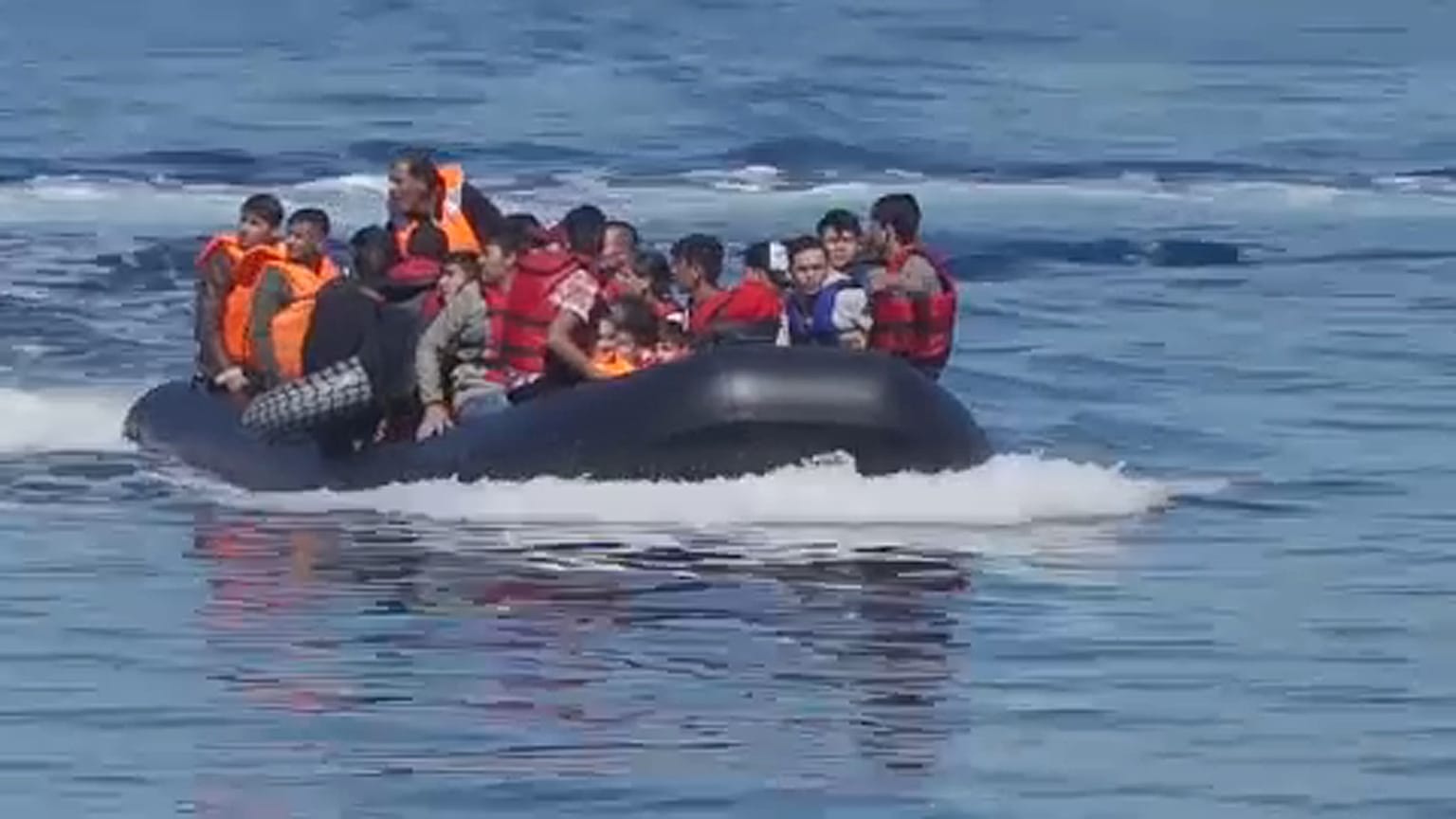 Lesbos em estado de emergência pelo número de migrantes