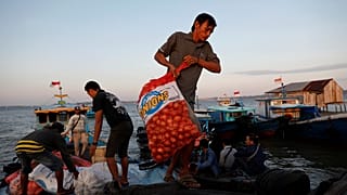 Hindistan'ın ihracat yasağı sonrası soğan fiyatları Asya'da göz yaşartıyor