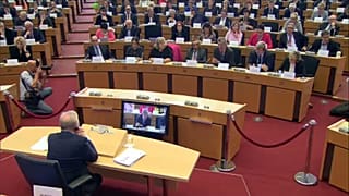 Еврокомиссары не убедили депутатов