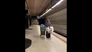 Русское сопрано в метро Лос-Анджелеса