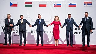 Miloš Zeman, Áder János, Andrzej Duda, Zuzana Čaputová, Borut Pahor és Aleksandar Vučić a lányi kastélyban