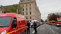 Παρίσι: Τέσσερις νεκροί από επίθεση στο αρχηγείο της αστυνομίας