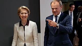 Ursula Von der Leyen ve Donald Tusk (sağda)