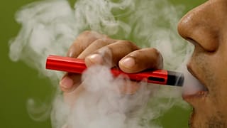 O debate sobre os benefícios dos cigarros eletrónicos acentua-se nos EUA