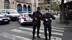 Tödlicher Messerangriff in Paris: Polizei sucht nach Motiv
