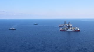 Φρεγάτες, υποβρύχια και drones συνοδεύουν Φατίχ και Γιαβούζ