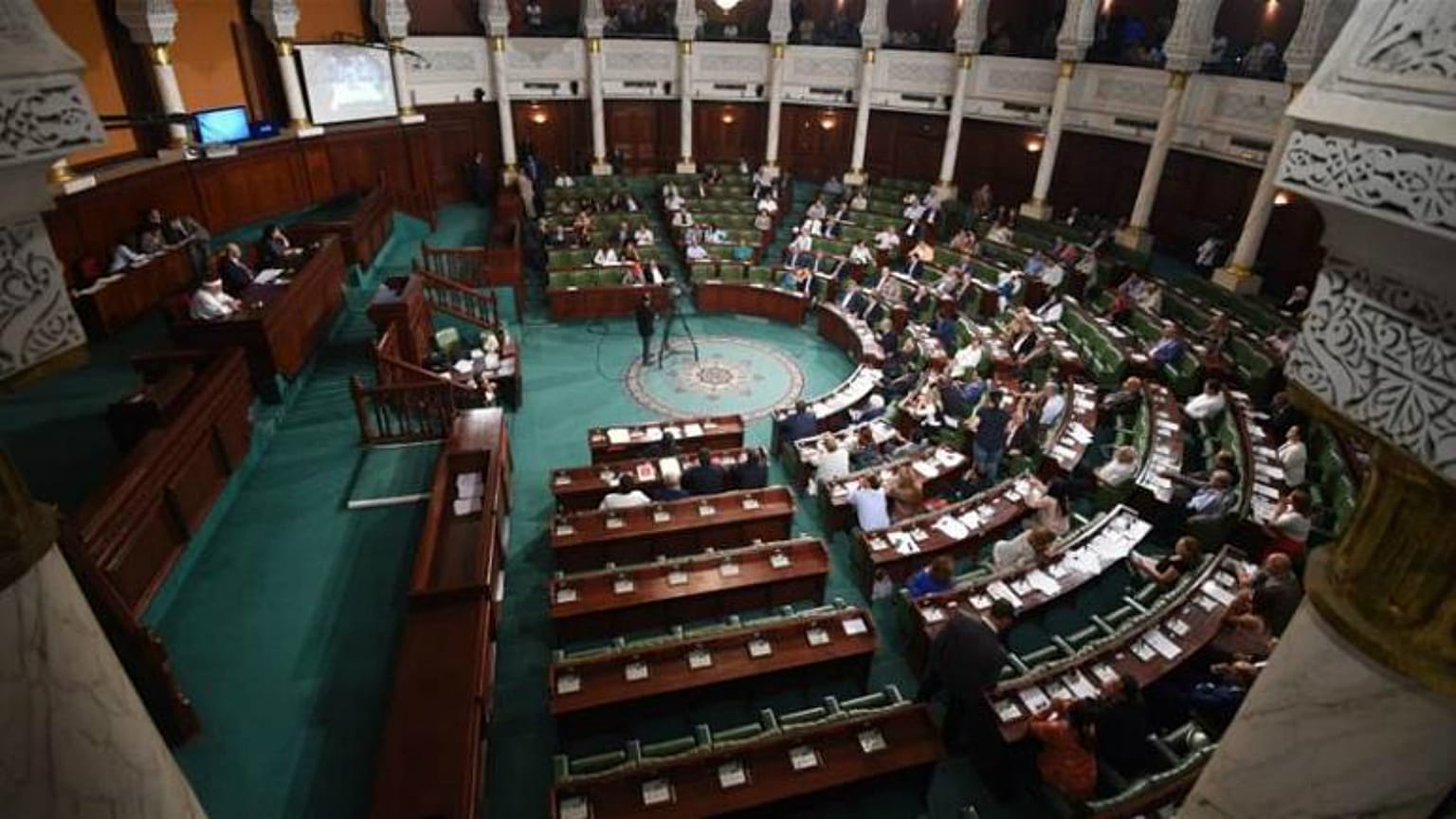 تحدياتٌ بانتظار البرلمان التونسي الجديد.. تعرّف على أبرزها