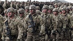 Amerikai katonák érkeznek a NATO keleti szárnya megerősítésének keretében Lengyelországba, 2017-ben