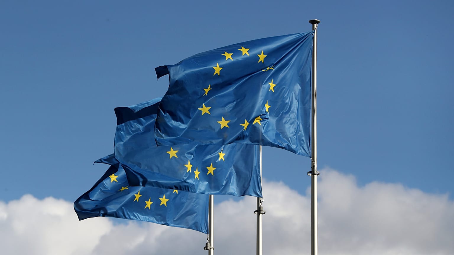 A legfőbb uniós vezetők az albán és észak-macedón EU-csatlakozási tárgyalások megkezdését sürgették