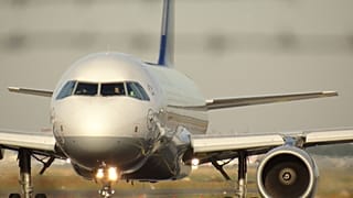 Der Preis fürs Klima: 3 bis 17 € pro Flugticket in Deutschland