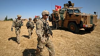 اردوغان: از آسمان و زمین به شبه نظامیان کرد شمال سوریه حمله می‌کنیم