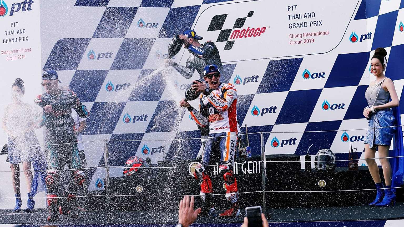 Marc Marquez feiert nicht nur seinen Sieg beim GP von Thailand sondern auch den Weltmeistertitel