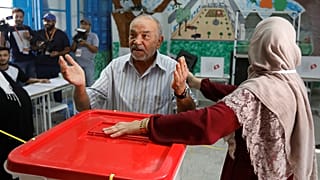 Tunus'ta oylar sayılmaya başladı, sandık çıkışı anketine göre Ennahda önde
