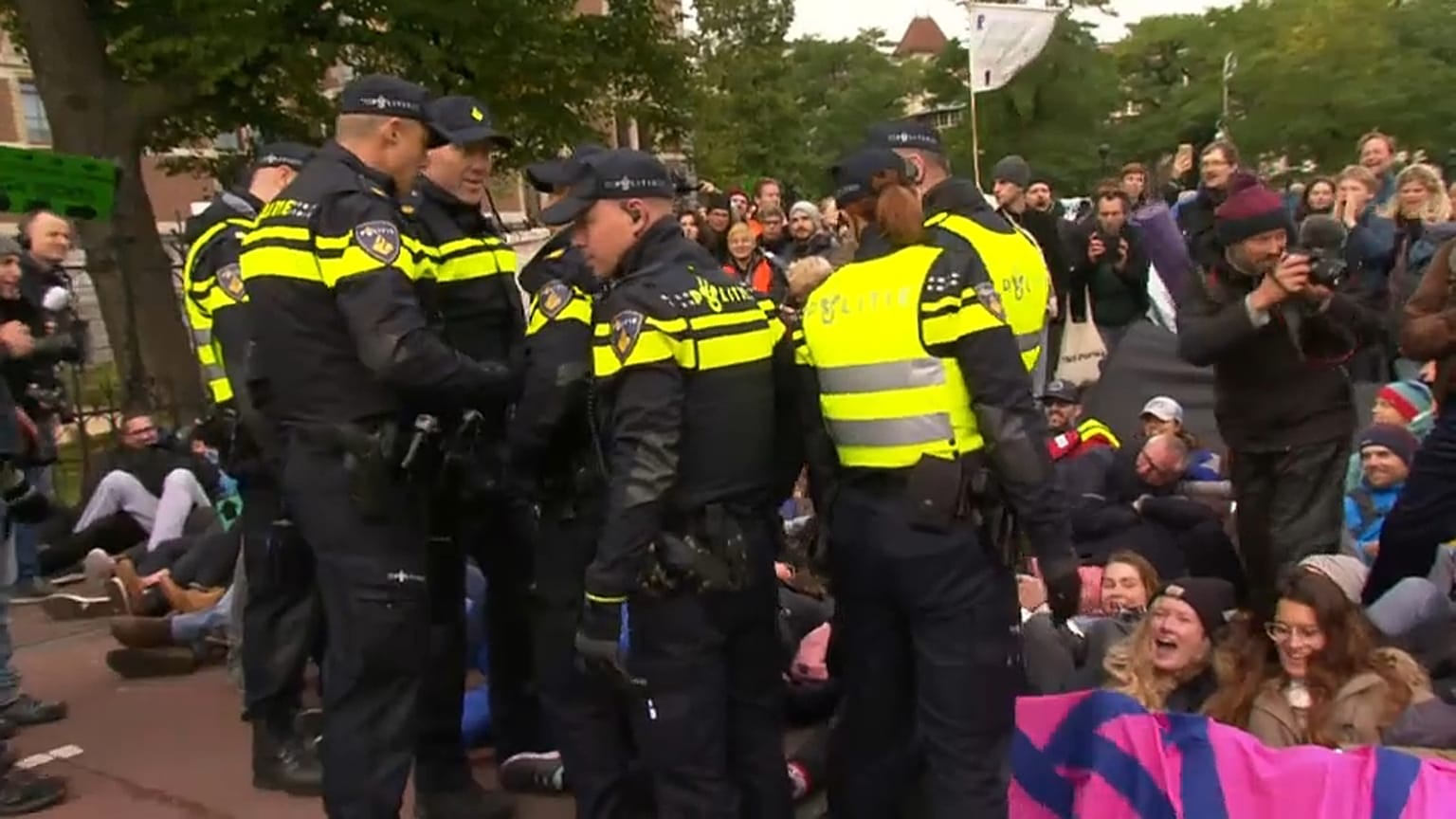 Dutzende Festnahmen bei Klima-Protesten 