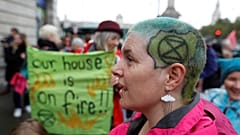 À Londres, Extinction Rebellion tente de bloquer Westminster