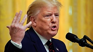 Trump: Türkiye belirlediğim sınırların dışına çıkarsa ekonomisini mahvederim