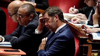 Policiers tués : Christophe Castaner en première ligne