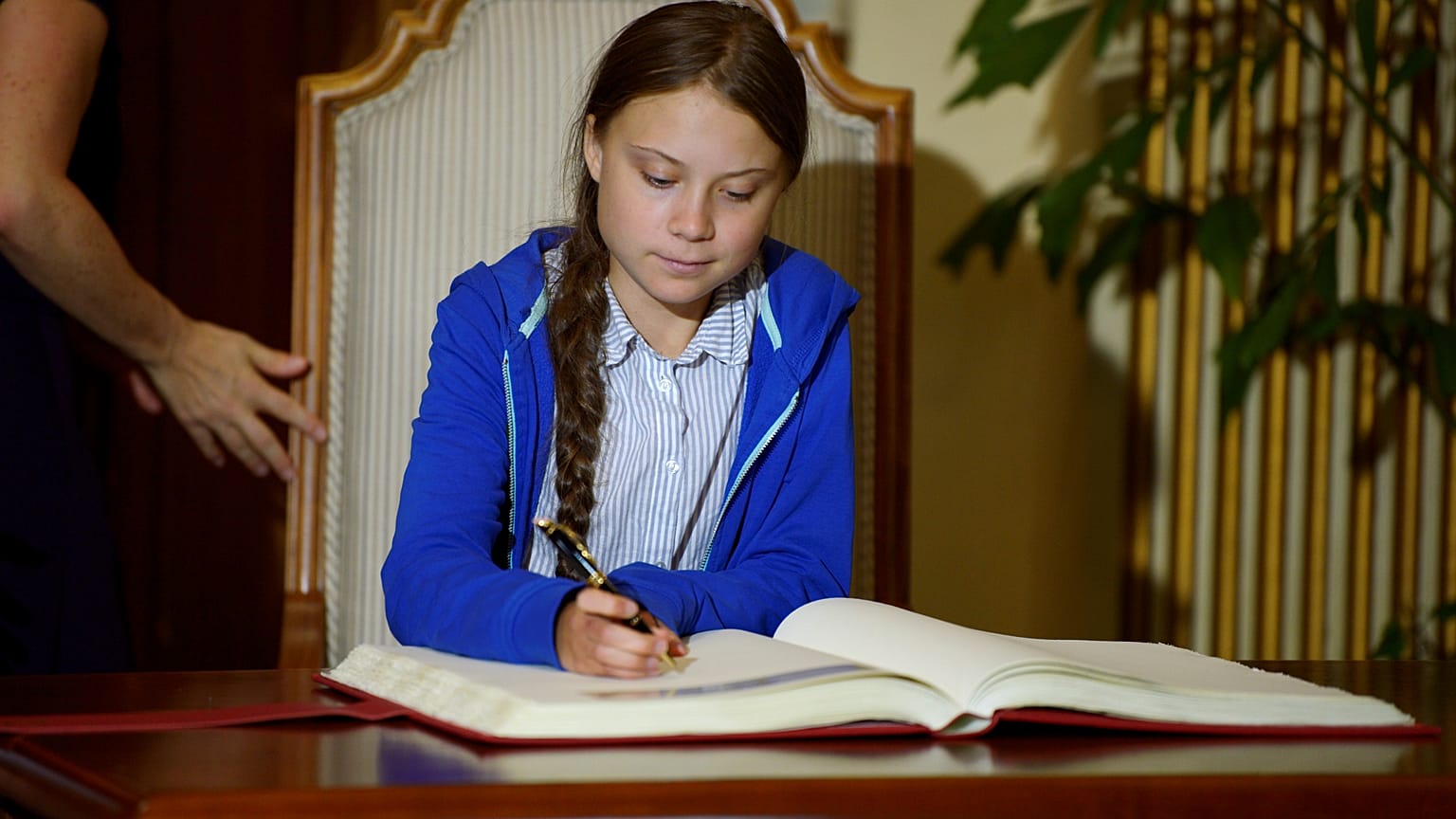 Greta Thunberg bábut akasztottak fel Rómában
