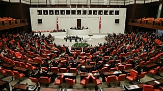 Irak ve Suriye'ye sınır ötesi operasyon izninin uzatılması tezkeresine TBMM'de onay