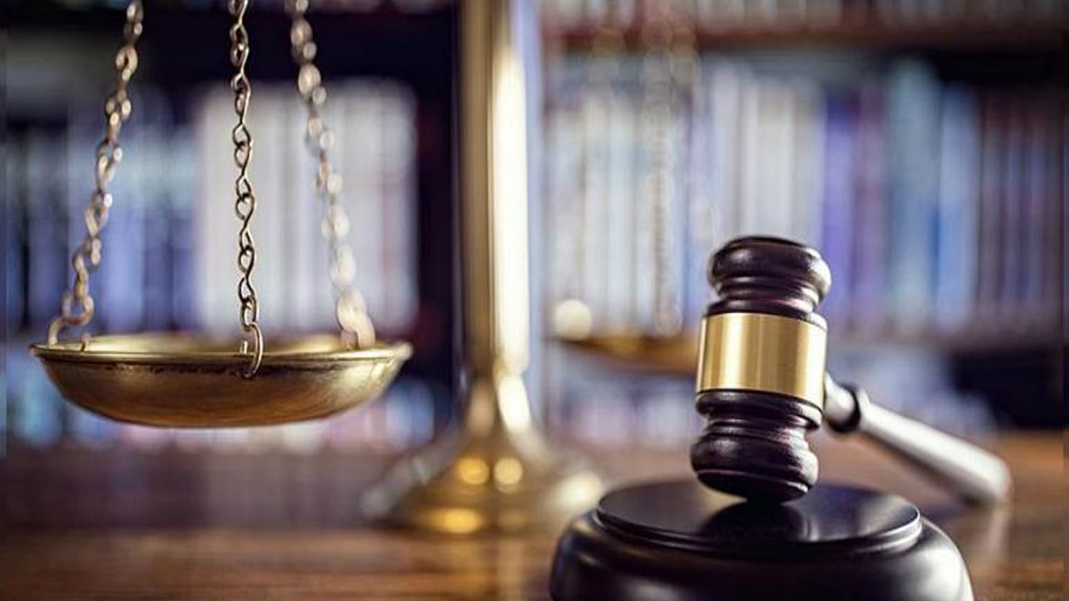 ABD'de kızlarının sınav puanını yükseltmek için rüşvet veren çifte hapis cezası