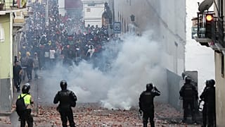 المحتجون نزلوا إلى الشارع تعبيراً عن رفضهم للسياسات الاقتصادية التقشفية 