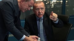 الرئيس التركي رجب طيب أردوغان ووزير دفاعه خلوصي آكار