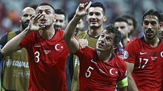 A Milli Futbol Takımı kaptanı Fenerbahçeli Emre Belözoğlu