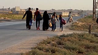 عملية "نبع السلام" تخلف 70 ألف نازح شمال سوريا وتفاقم الأزمة الإنسانية