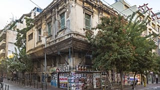 Εξαρθρώθηκε σπείρα διακίνησης ναρκωτικών δίπλα στην ΑΣΟΕΕ