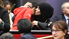 Fransa'da bölgesel meclis toplantısında başörtü tartışması: Ayrımcılığa eleştiri 