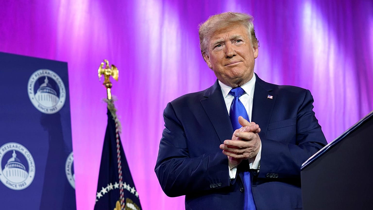 Rahip Brunson'ın duasını alan Trump: Kürtler çekilme eğiliminde