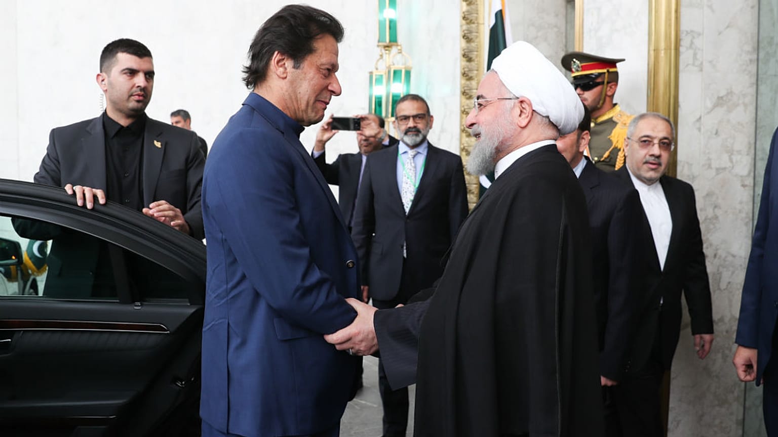 استقبال رئیس جمهوری ایران از نخست وزیر پاکستان در کاخ سعد آباد
