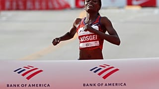 Kenyan Brigid Kosgei sets new women's marathon world record, beating Paula Radcliffe's 2003 time
