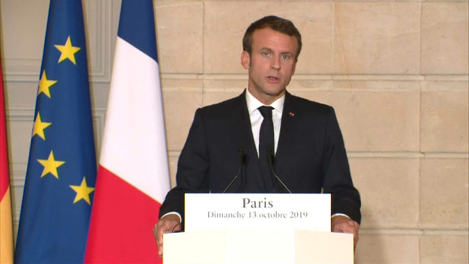 Emmanuel Macron et Angela Merkel appellent la Turquie à cesser son attaque en Syrie  