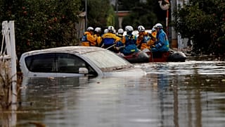 Japonya'da binlerce kişi Hagibis Tayfunu'ndan etkilendi