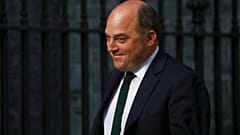 İngiliz bakan Londra'daki NATO üyeleri toplantısında Türkiye'yi savununca tepki aldı