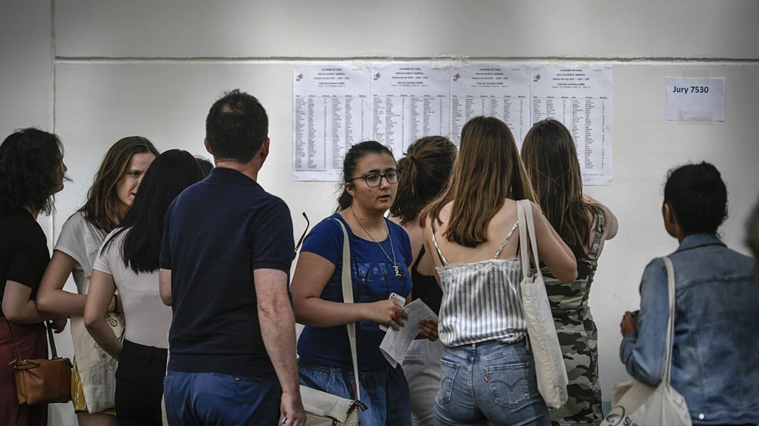 جامعة فرنسية تسعى لمراقبة طلابها المسلمين "لمكافحة التطرف" الإرهابي