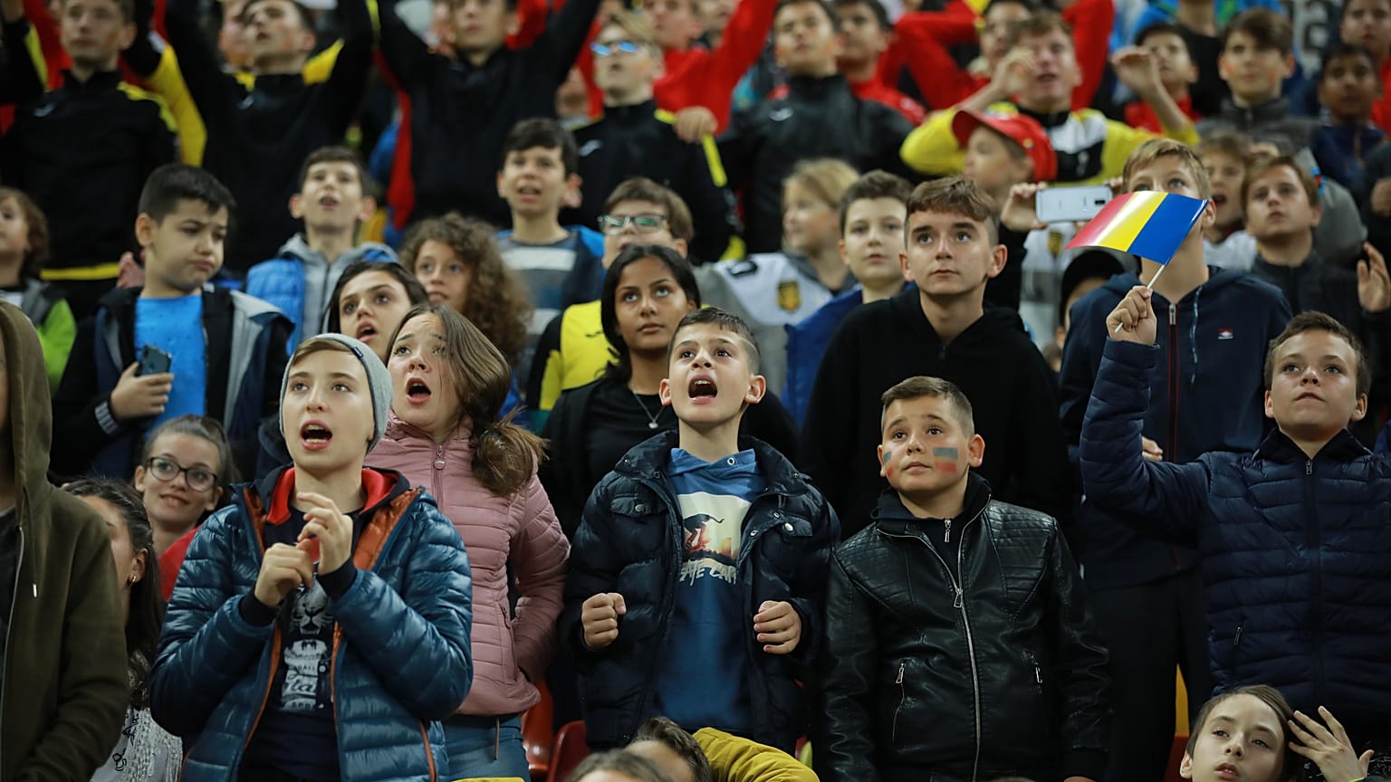 Einige der 30.000 jungen Zuschauer. 