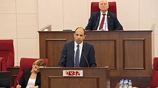 Οι δηλώσεις Ακιντζί προκάλεσαν κρίση στην ψευδοβουλή των κατεχομένων!