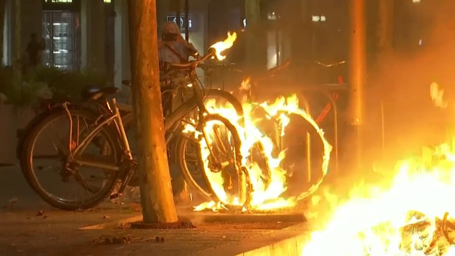 Nueva noche de caos en Barcelona y Cataluña