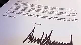 Trump katonák helyett szankciókkal tenne rendet Szíriában