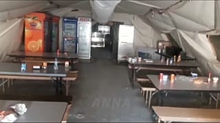 صورة من داخل مطعم القاعدة الأمريكية