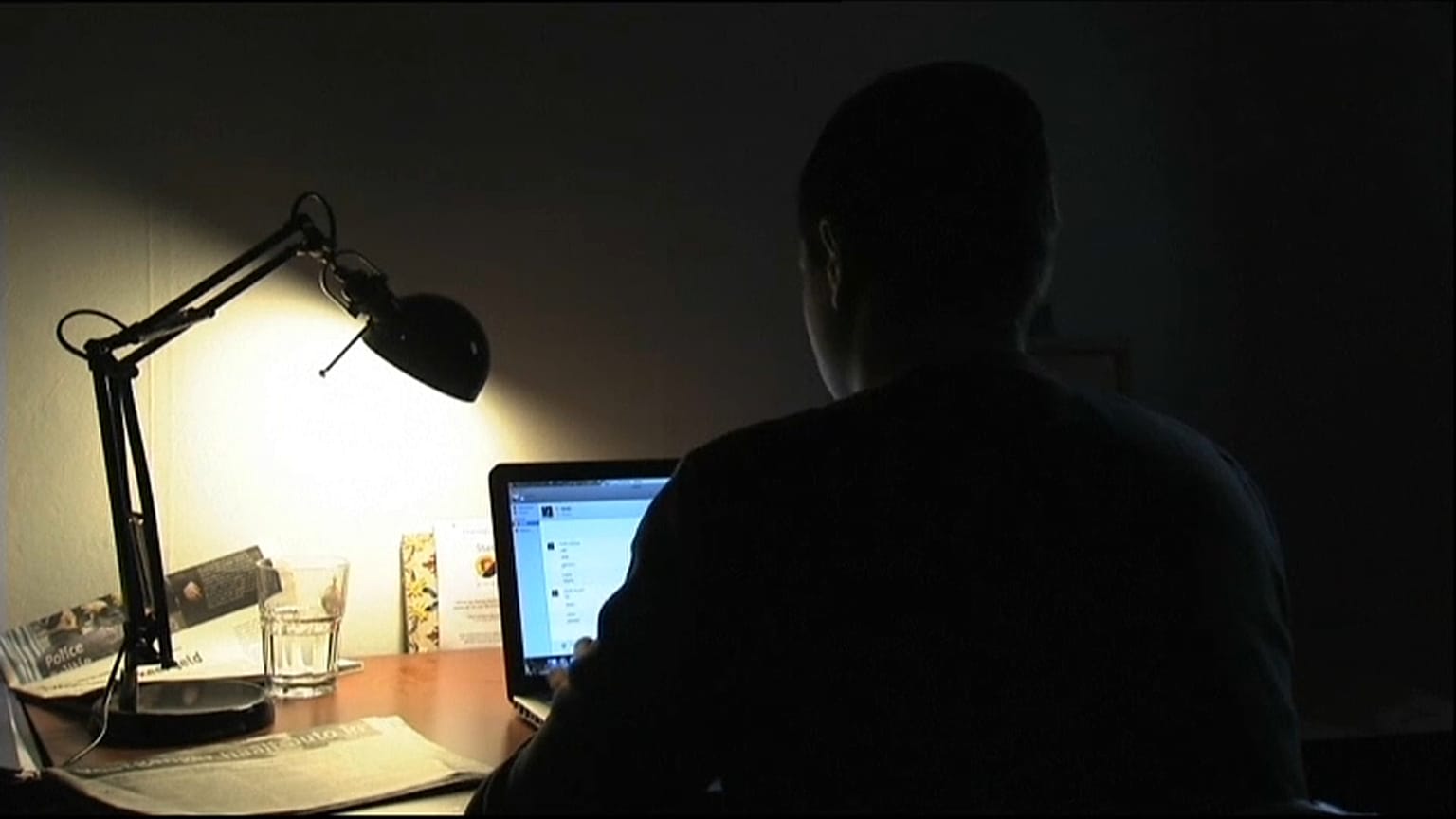 Ermittler verhaften Nutzer von Kinderpornos im Darknet 