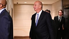 سفير واشنطن لدى الاتحاد الأوروبي غوردون سوندلاند خلال وصوله إلى مقر مجلس النواب الأميركي 