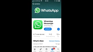 تطبيق واتساب عبر الهاتف