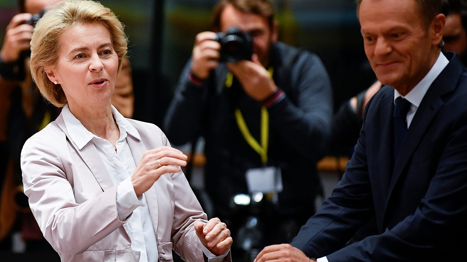 Donald Tusk ve Ursula von der Leyen 