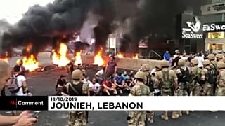 Les Libanais bloquent les rues pour protester contre leur gouvernement