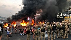 Lübnan halkı Whatsapp konuşmalarından vergi alacağını duyuran hükümeti protesto etti