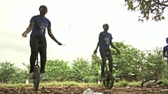 A monocycle dans les rues de Lagos