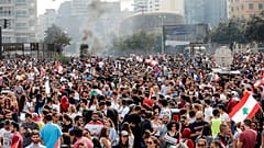 من الاحتجاجات في وسط بيروت الجمعة 